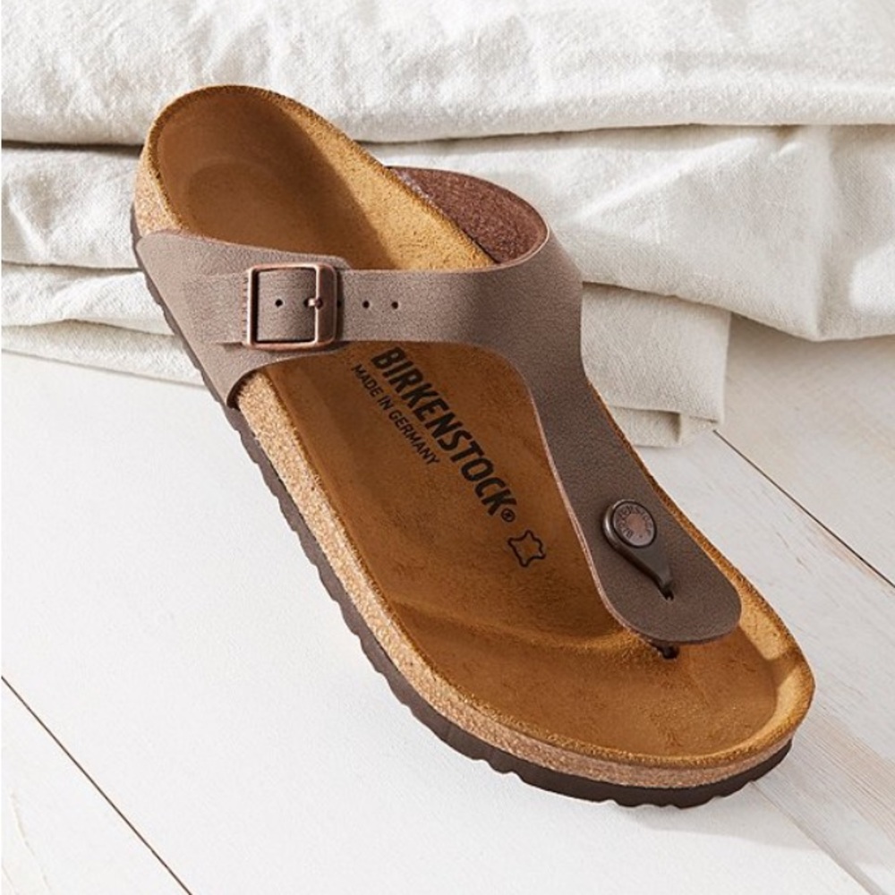 Birkenstock Gizeh sandals, size 38 (women’s 7-7.5)